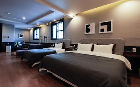 Busan Brown Dot Hotel